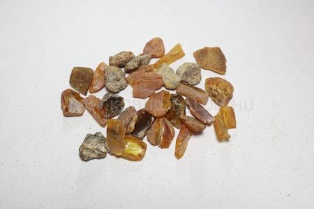 Borostyn 800.-